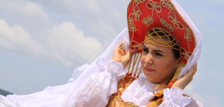 Руски кокошник от картон