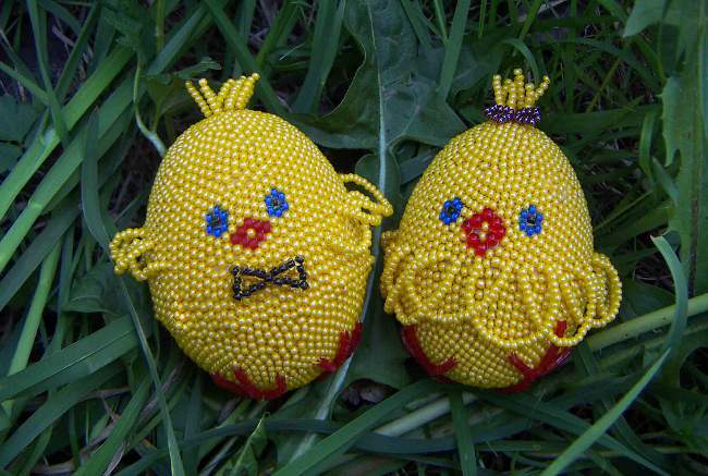 Занаяти за Великден: ​​плетене на яйца с мъниста