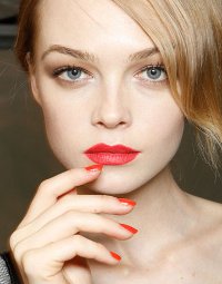 Моден лак за нокти 2012 Моден лак за нокти 2012