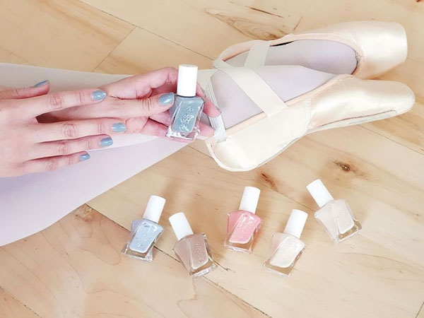 Пастелски маникюр: колекция от лакове Essie Gel Couture Ballet Nude 2017