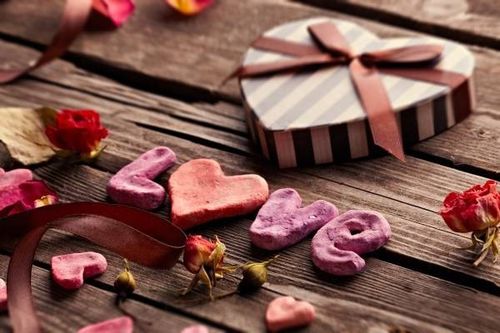 Какво да даде за Деня на Свети Валентин на жена си? Оригинален подарък за жена си на Свети Валентин