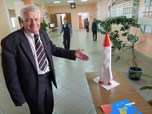 Час на класа за ден на космонавтиката