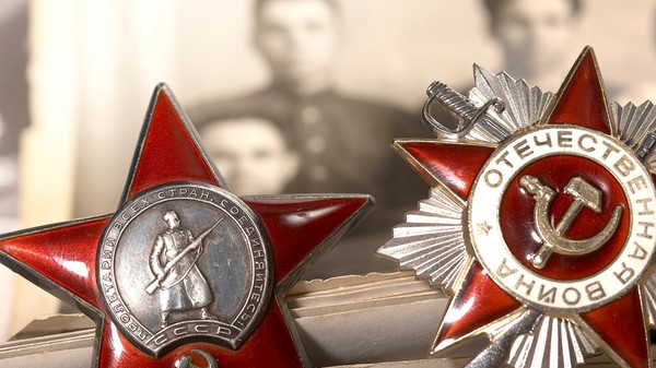 Официални и кратки поздравления за деня на защитника на отечеството (23 февруари) колеги