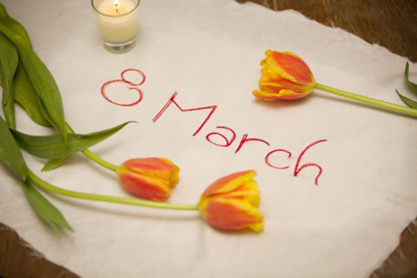 Смешни сцени на 8 март