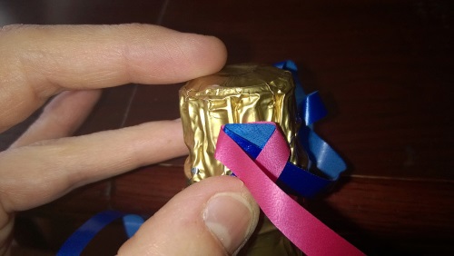 Декориране на сватбеното шампанско със собствените си ръце