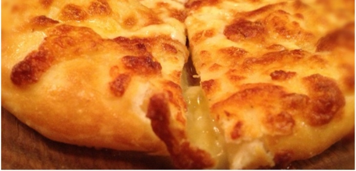 счупен khachapuri