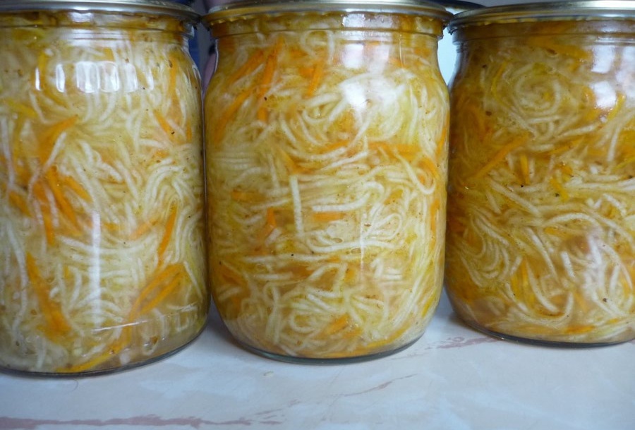 Как да готвя вкусни тиквички на корейски?
