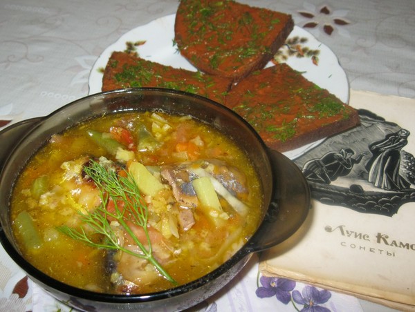 Супа от консервирана саура: вкусни и полезни рецепти