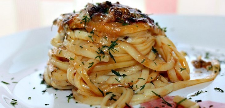 Рецепта за вкусни гнезда на MACFFA с мляно месо и домат
