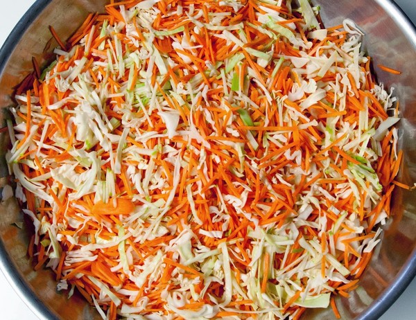 Мариновано зеле за зимата - хрупкаво, в саламура, вкусно, с аспирин, в кутии, без стерилизация, под железни капаци