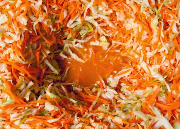 Мариновано зеле за зимата - хрупкаво, в саламура, вкусно, с аспирин, в кутии, без стерилизация, под железни капаци