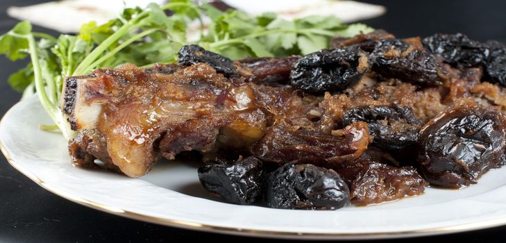 Рецепта за месо със сини сливи в мултиваркет - вкусна рецепта за почивка