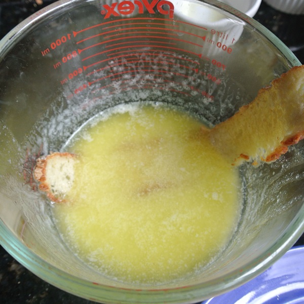 Много вкусна шарла с ябълки