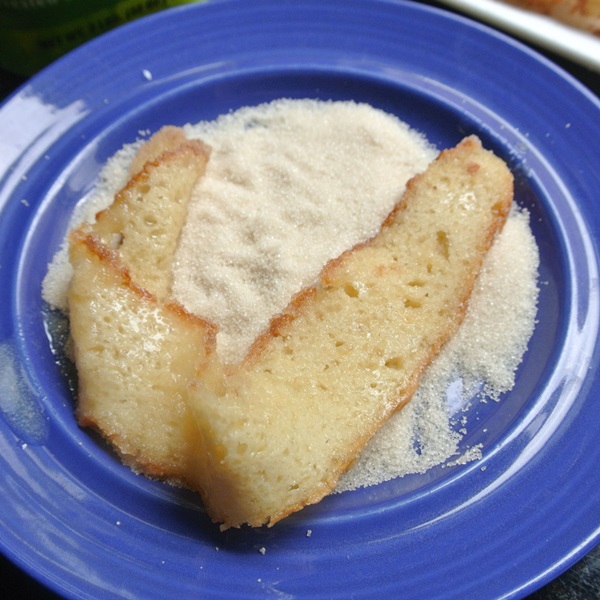 Много вкусна шарла с ябълки