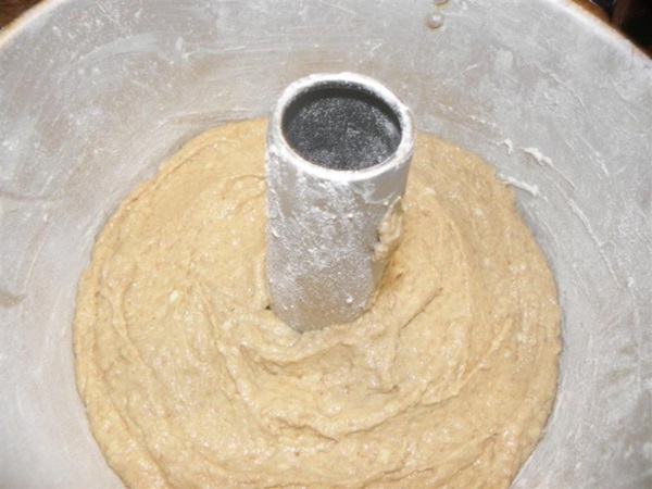 Много вкусна шарла с ябълки