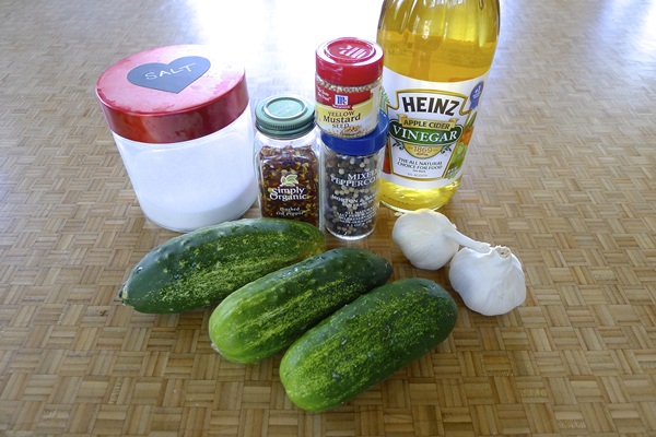 Вкусни краставици с чесън за зимата