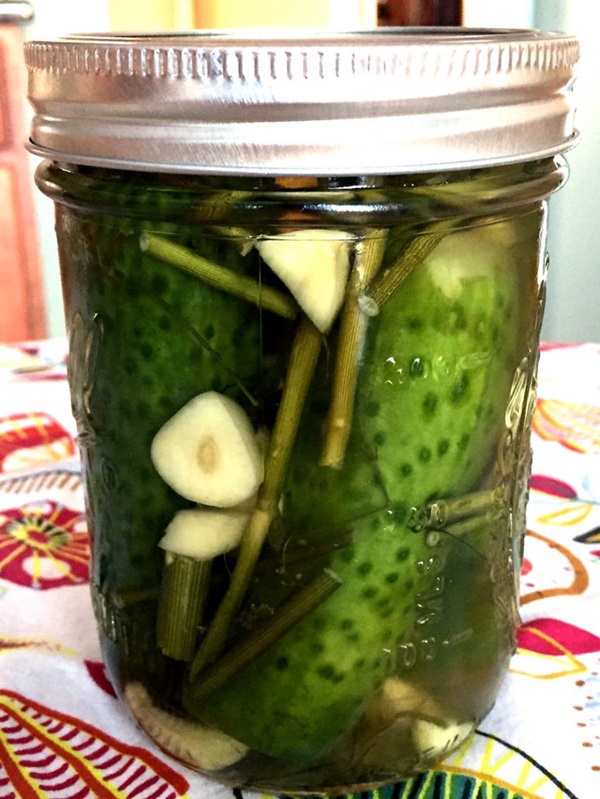 Вкусни краставици с чесън за зимата