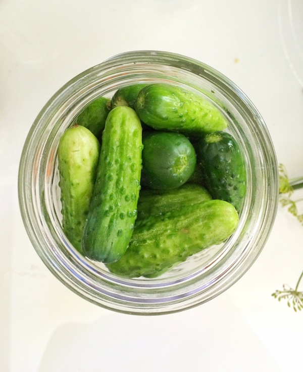 Вкусни краставици с чесън за зимата