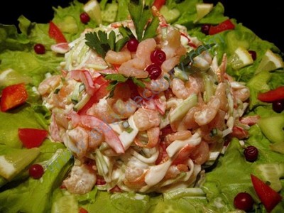 Скариди и калмари салата