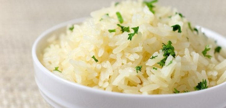 ориз в чиния