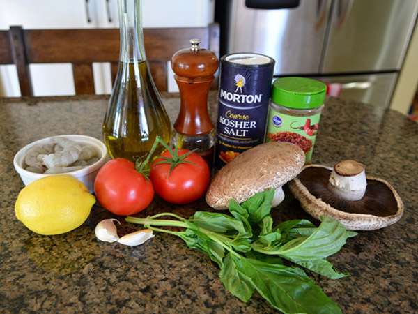 Гарнирани шампанско с пълнеж от домат и скариди, вкусна рецепта