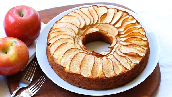 Блатна шарлата във фурната - прости и вкусни рецепти