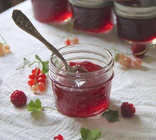 Желе от червено касис