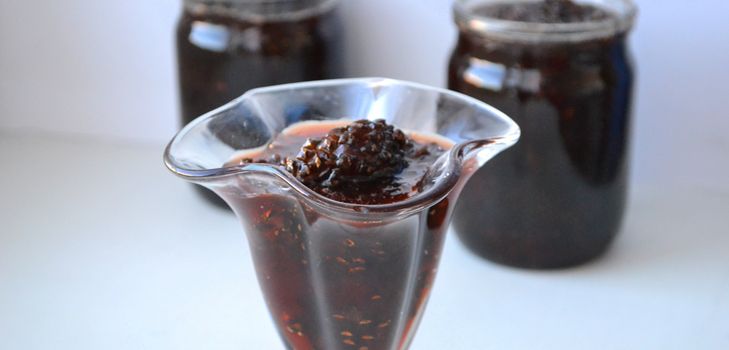 Jam от борови шишарки