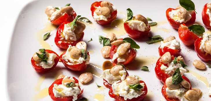Закуски за Нова Година 2017 Петел - ние подготвяме нови вкусни и интересни рецепти за прости студени и топли новогодишни закуски