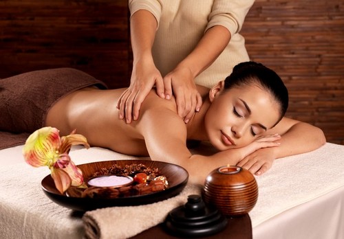 Тайландски масаж в CROWN THAI SPA - докосване на щастието